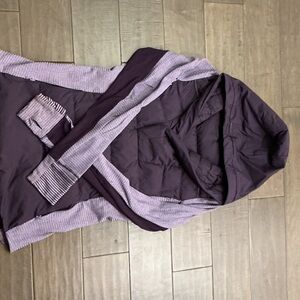 Lululemon Fluff Off goose down Pullover Deep Zinfandel Down Hooded Jacket small